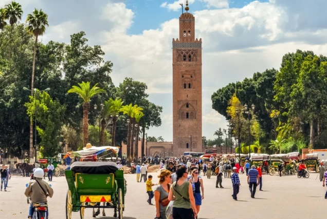 Viaje de 13 días y 12 noches de Marrakech a Fez vía Desierto del Sahara Meknes y Chefchaouen