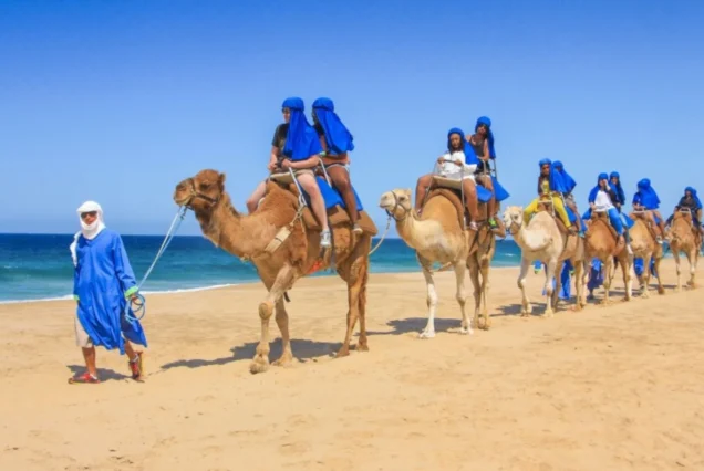 Tour 6 días y 5 Noches desde Agadir al desierto Merzouga y Ouzina