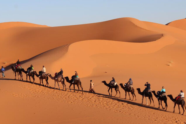 viaje de 4 días y 3 noches al desierto de Merzouga y las cascadas de Ouzoud.