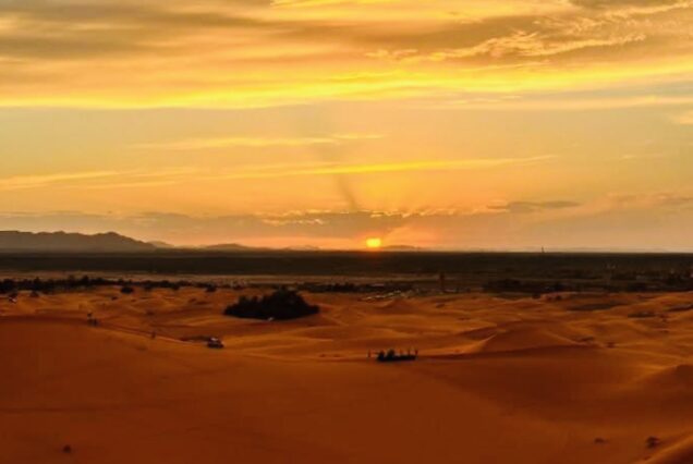 Viaje de 4 días y 3 noches de Marrakech a Fez por el desierto de Merzouga