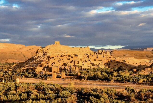 Excursión de 3 días Marrakech a Cascadas de Ouzoud y Desierto
