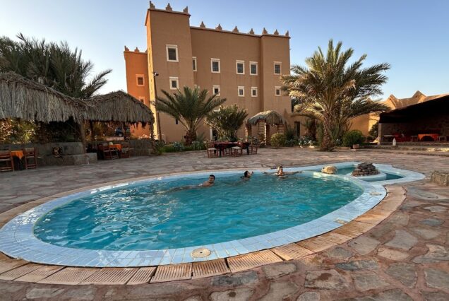 viaje de 4 días y 3 noches al desierto de Merzouga y las cascadas de Ouzoud.