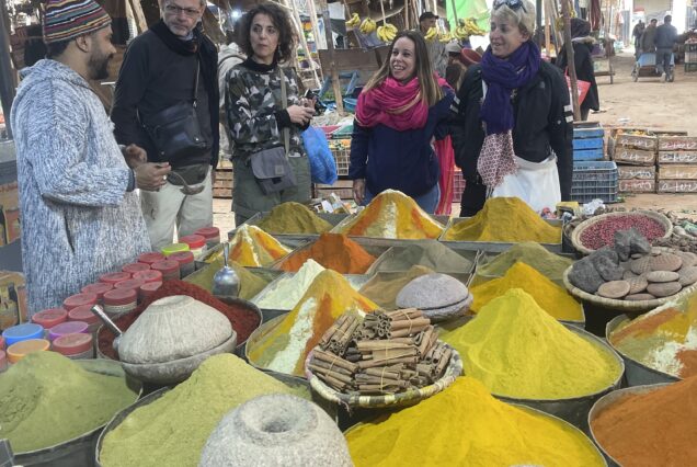 viaje de 4 días y 3 noches al desierto de Merzouga y las cascadas de Ouzoud.