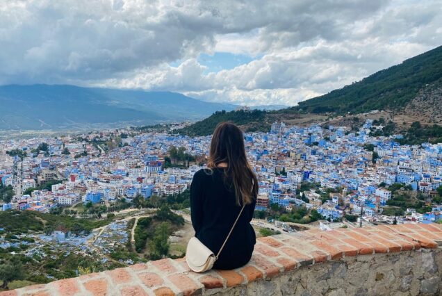 Tour de 12 Días desde Marrakech por Chefchaouen Fez y Desierto