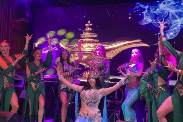 Cena Espectáculo y Vida Nocturna en Gueliz la Parte Nueva de Marrakech