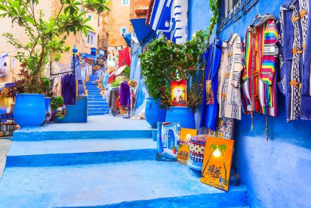 Tour de 12 Días desde Marrakech por Chefchaouen Fez y Desierto