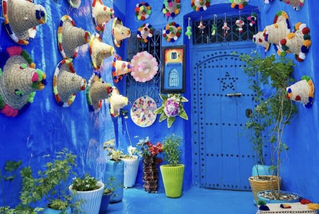 Tour de 12 Días desde Marrakech por Chefchaouen Fez y Desierto