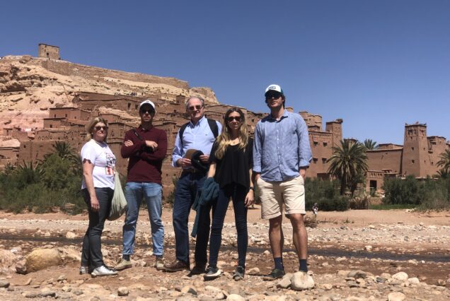 Tour de 12 Días desde Marrakech por Chefchaouen Fez y Desierto