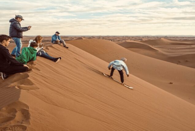 Trekking y Senderismo en el Desierto: Aventura en dunas Sahara