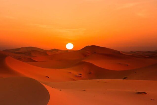 Trekking y Senderismo en el Desierto: Aventura en dunas Sahara