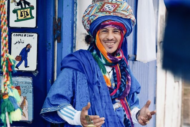 Tour de 12 Días desde Marrakech por Chefchaouen Fez y Desierto