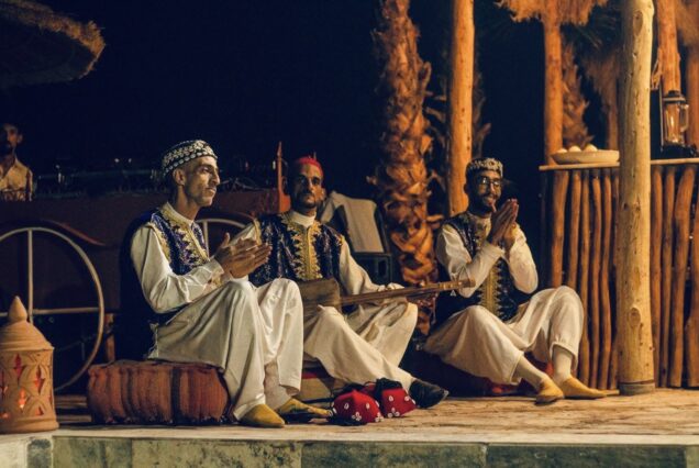 Excursión de un día desde Marrakech: Valle de Ourika, Cascadas de Setti Fatma y Desierto de Agafay