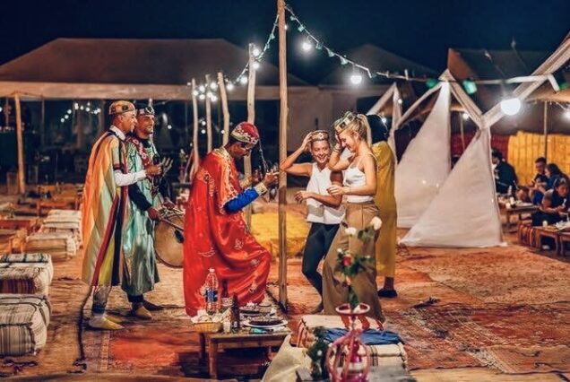 Excursión de un día desde Marrakech: Valle de Ourika, Cascadas de Setti Fatma y Desierto de Agafay