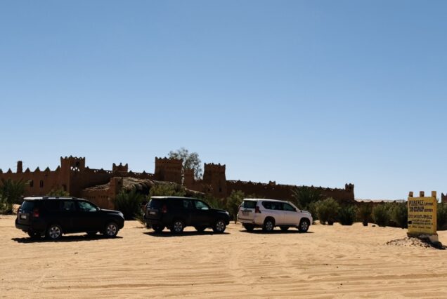 Marrakech, Ait Ben Haddou, Foum Zguid, Erg Chegaga, Zagora, Ouzina, Merzouga, Erfoud, Gargantas del Todra, Valle del Dades, Ouarzazate.