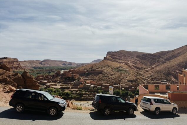 Marrakech, Ait Ben Haddou, Foum Zguid, Erg Chegaga, Zagora, Ouzina, Merzouga, Erfoud, Gargantas del Todra, Valle del Dades, Ouarzazate.